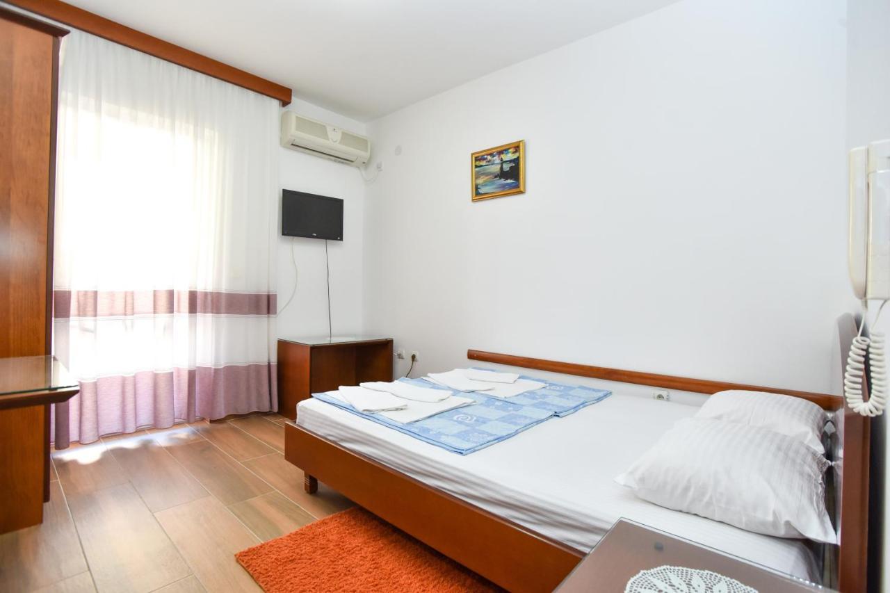 Vila Idila Budva Buitenkant foto